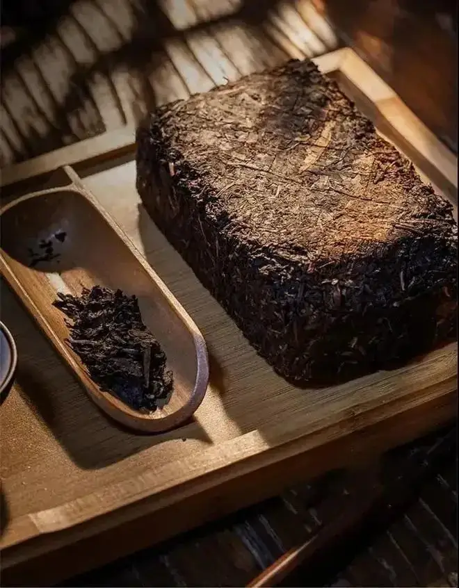 安化黑茶茯砖茶的功效与作用是什么？