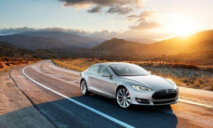 特斯拉监控车里的一切是真的吗？特斯拉车内摄像头在哪里？